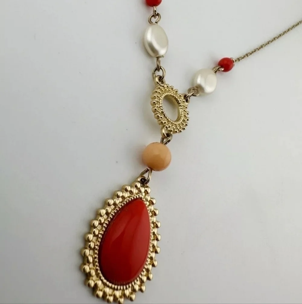 Avon Faux Pearls Orange Acrylic Beads Teardrop Pendant 16” Gold Tone Necklace